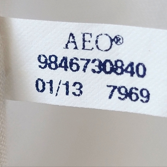 AEO | 4-SHORT White Skinny Jeans w/ Cream Embroidered Pattern EUC - Picture 7 of 14